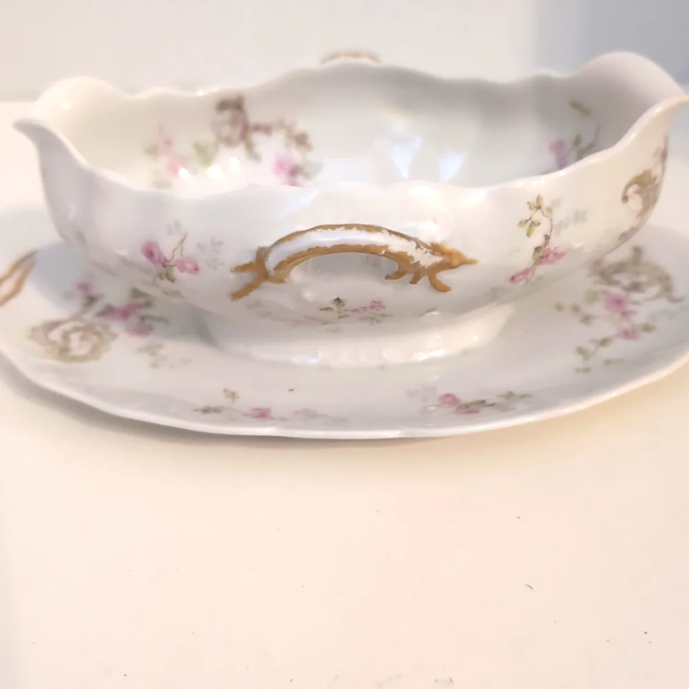 HAVILAND LIMOGES‎ Floral GRAVY BOAT 1900-1919 France Antique